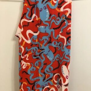 NWOT LuLaRoe Tall & Curvy Leggings.